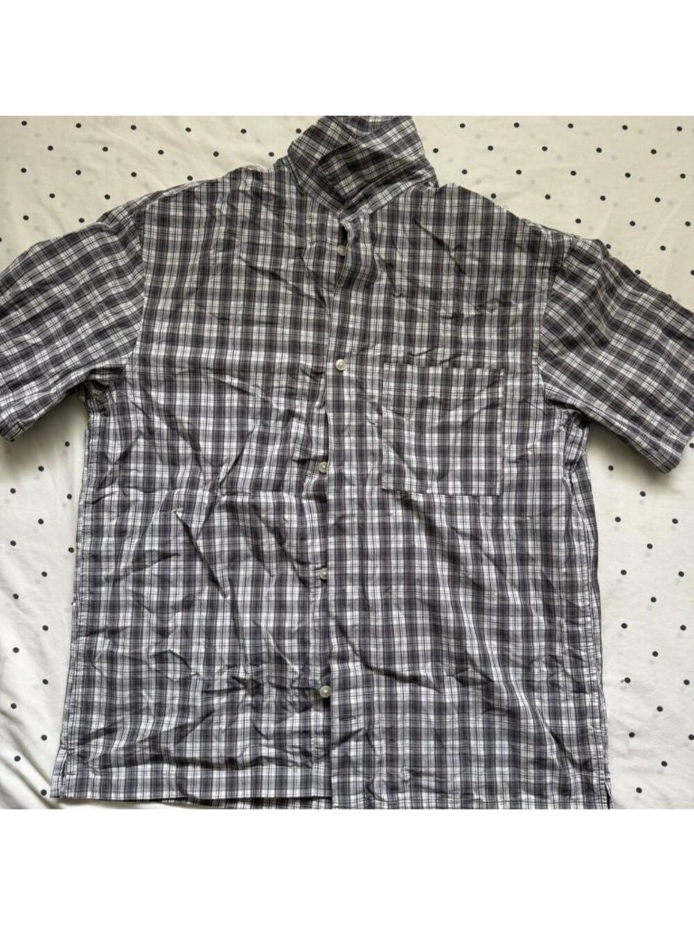 H&M white and gray plaid button-up shirt in a M #plaid #preppy